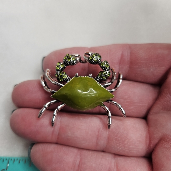 Elegant Green Silver Rhinestone Crab Brooch Pin Retro Style NWOT Silver Tone - Picture 7 of 8